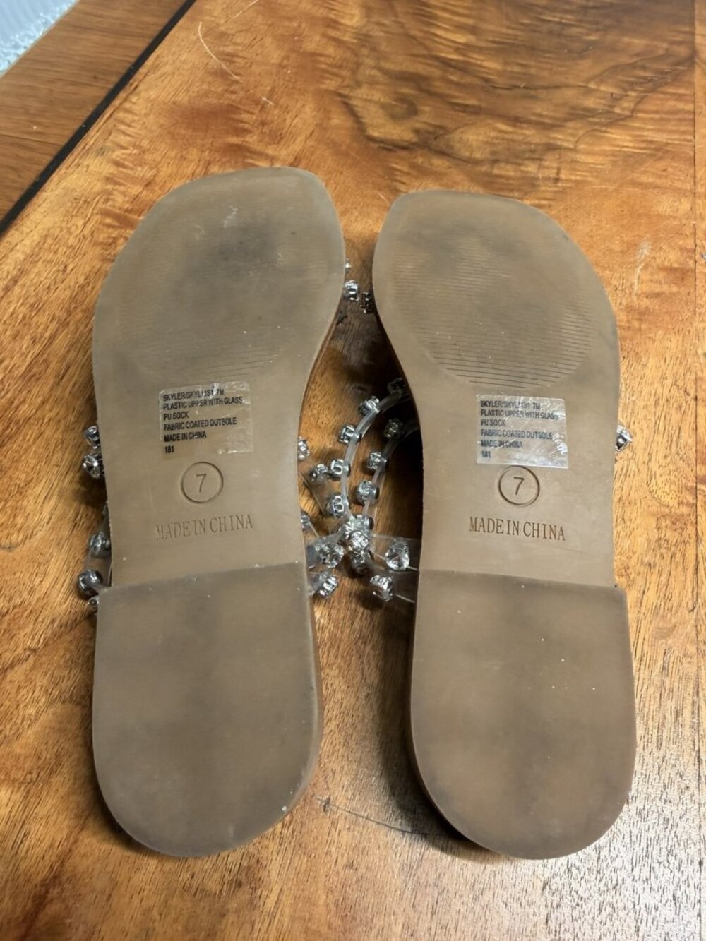 Steve Madden Women’s 7 Rhinestone Strappy Skyler Clear Sandals Cushioned Summer - Picture 6 of 6